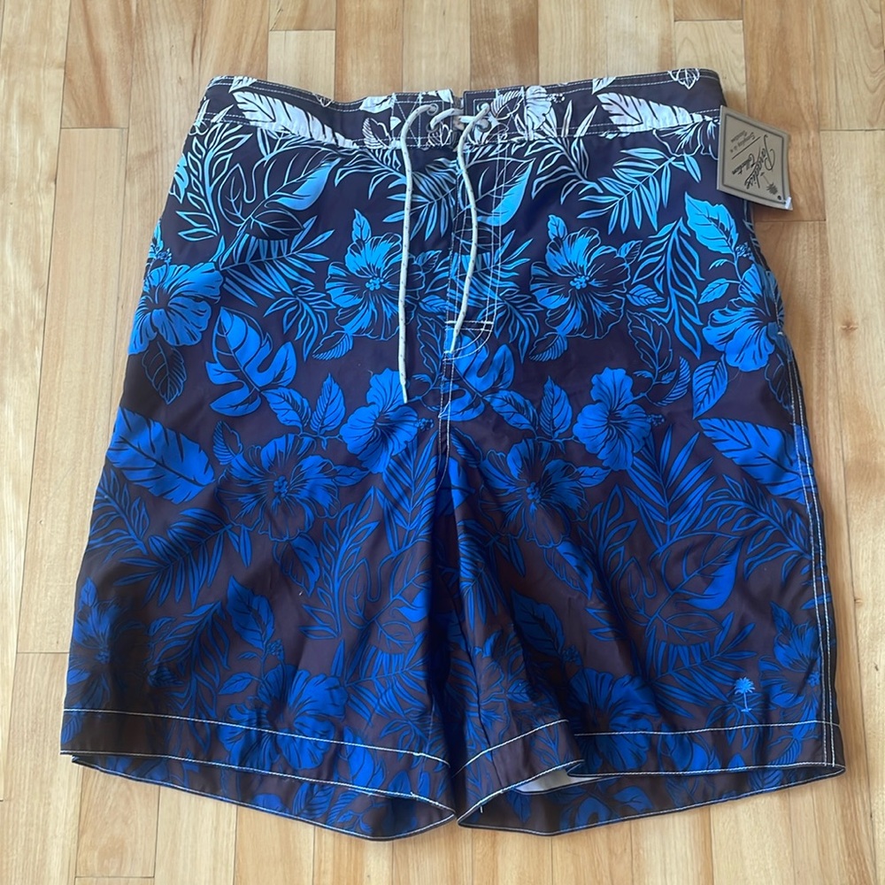 NWT men’s L swimming trunks